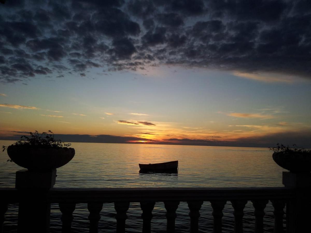 Durres City Apartment, City Center & Close To The Beach Eksteriør billede
